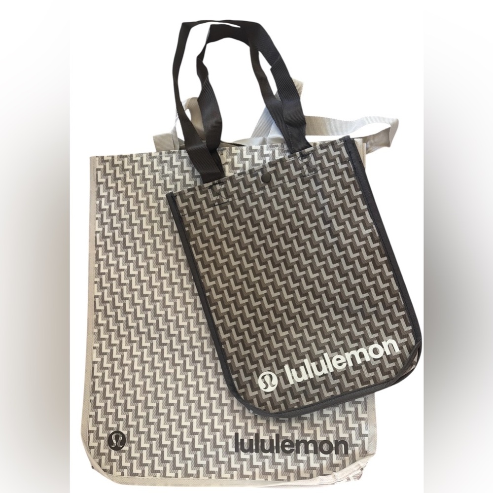 New Lot of 2 LULULEMON HOLIDAY Shopping Tote Bags Small & Large Gym brown & Tan